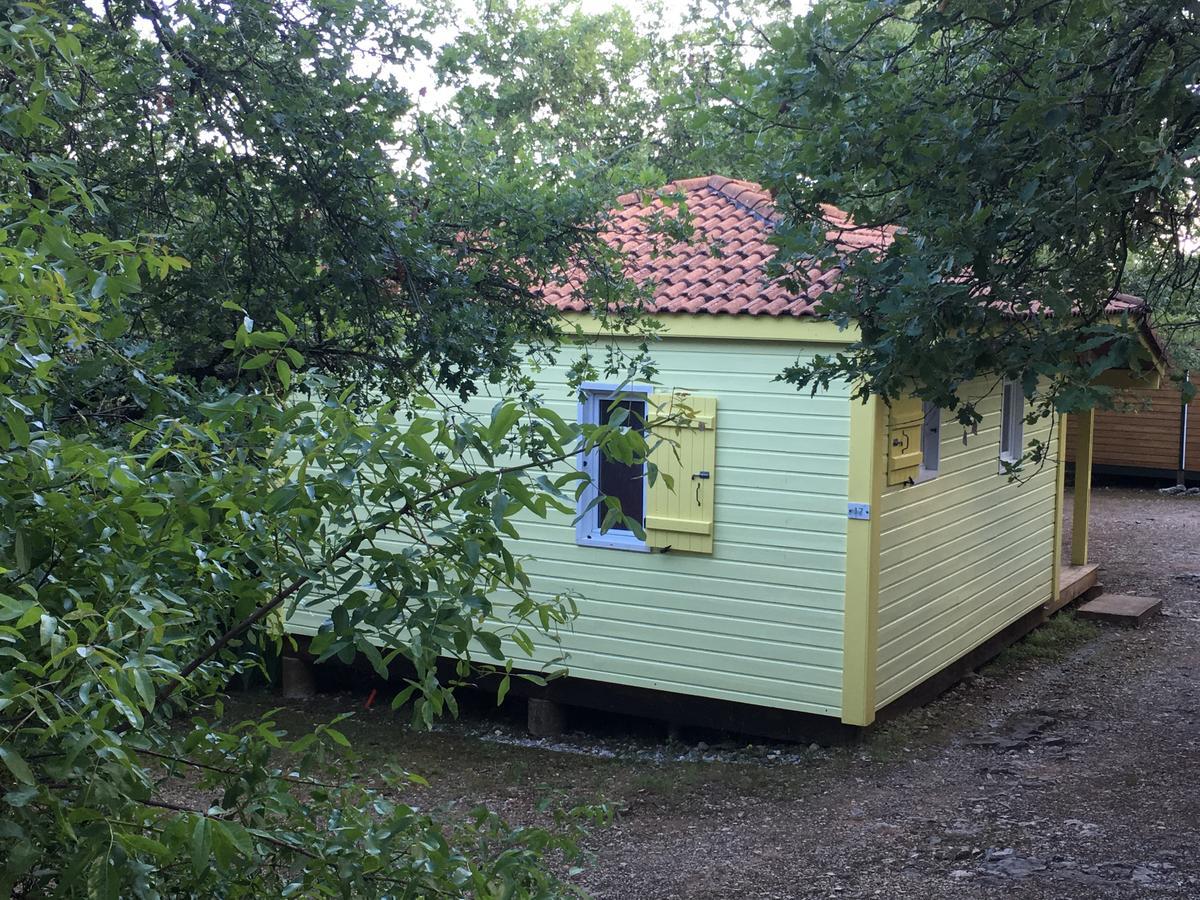 Camping Chalets Les Chenes Verts Vogue Exterior photo